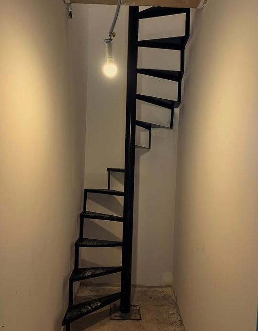 Escalier métal design artisanal en Corse — Saldatura